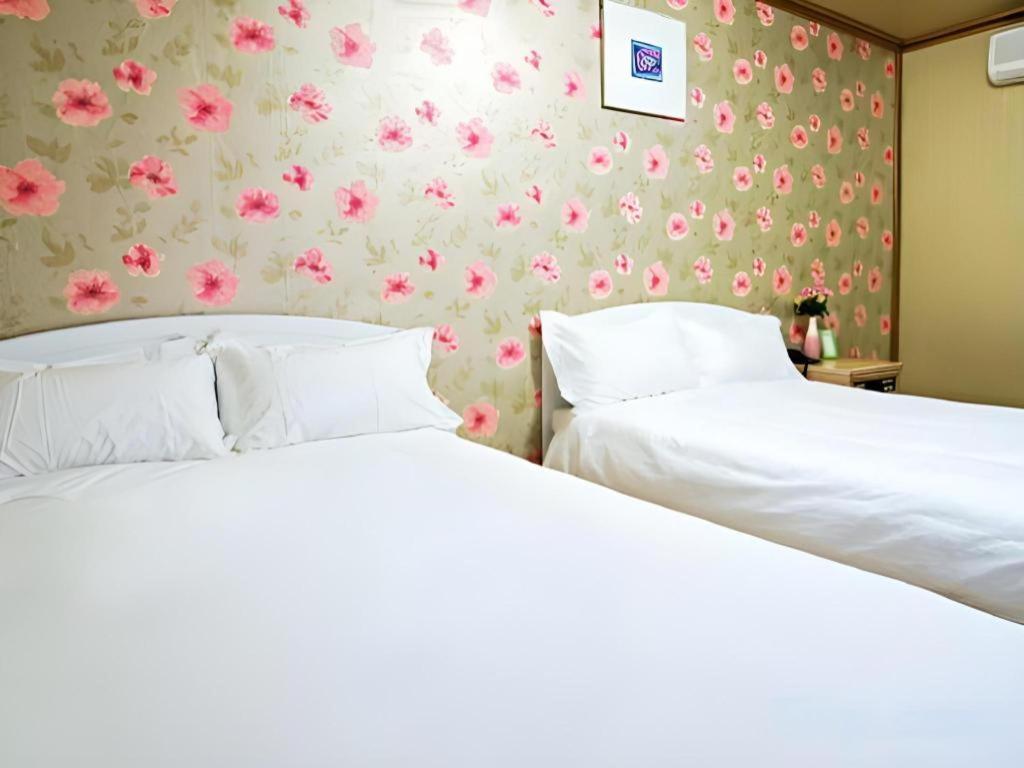 Emerald Hotel Чеджу Екстериор снимка