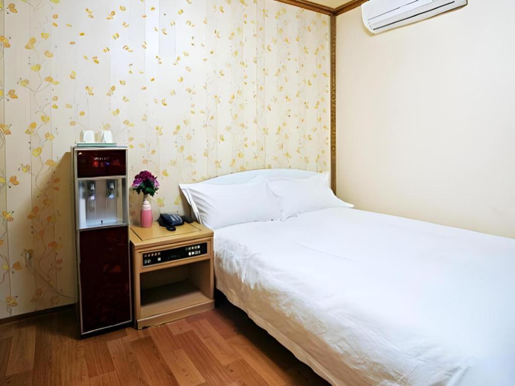 Emerald Hotel Чеджу Екстериор снимка
