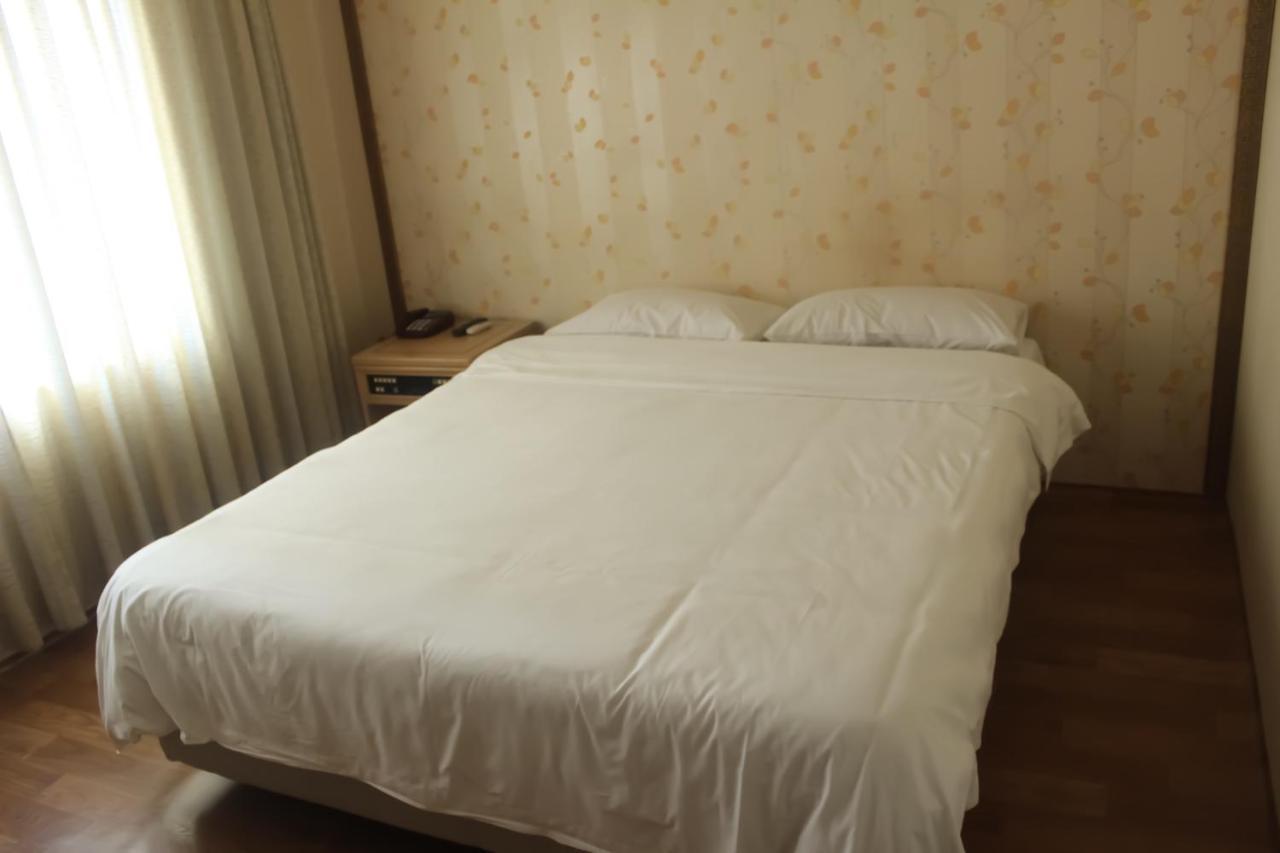 Emerald Hotel Чеджу Екстериор снимка