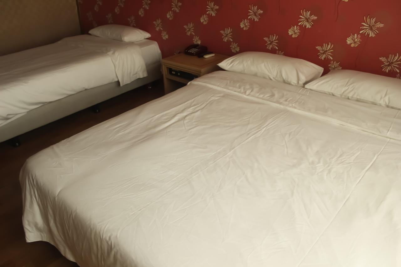 Emerald Hotel Чеджу Екстериор снимка