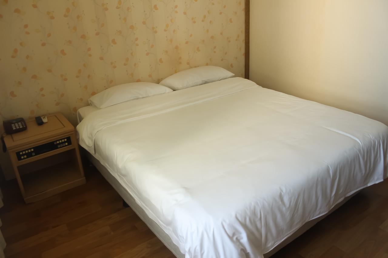 Emerald Hotel Чеджу Екстериор снимка