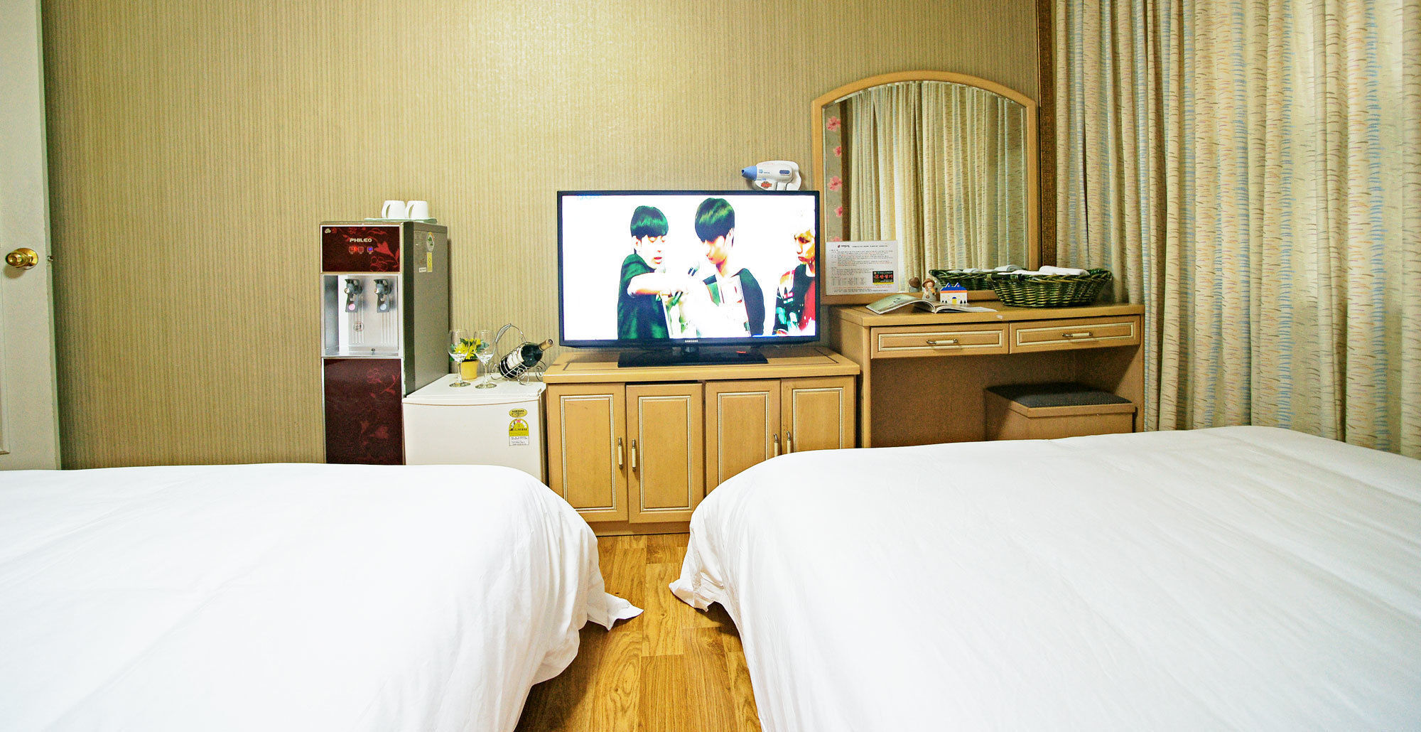 Emerald Hotel Чеджу Екстериор снимка