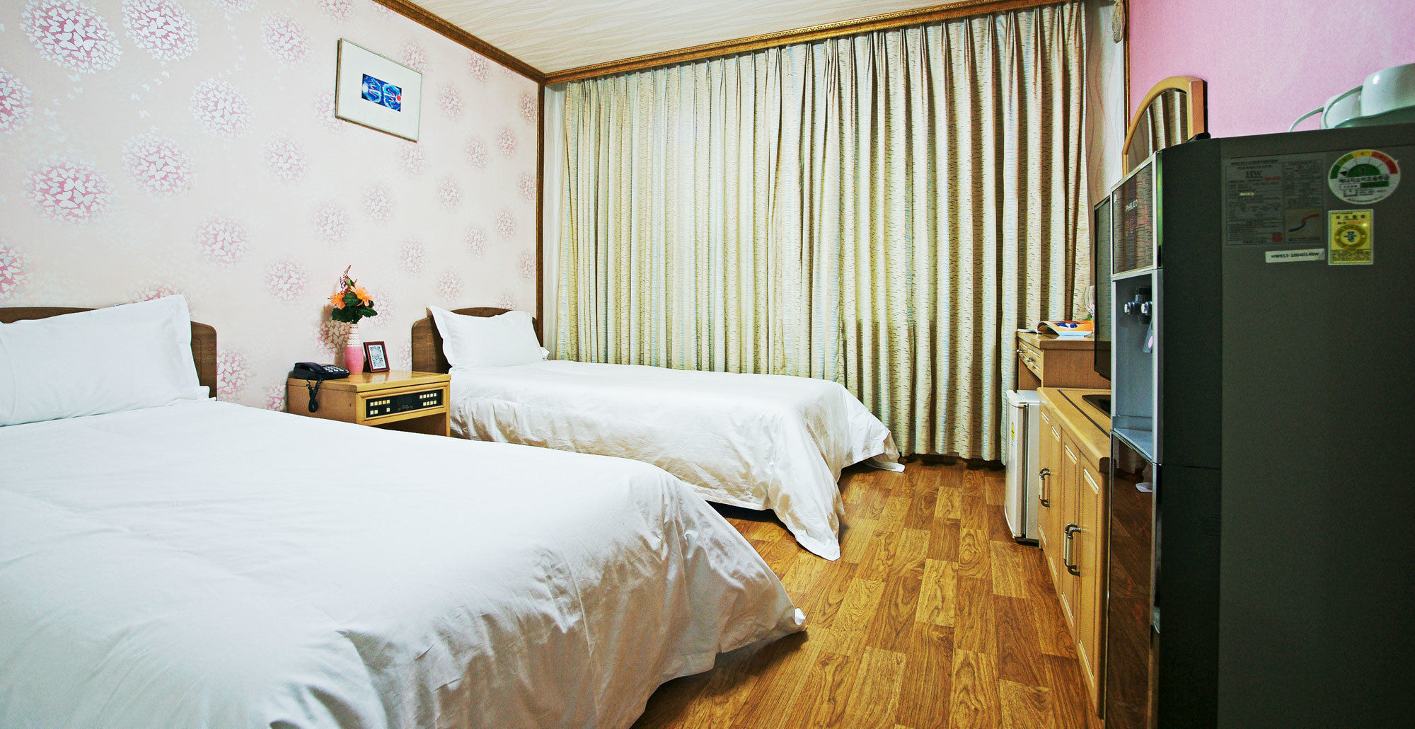 Emerald Hotel Чеджу Екстериор снимка