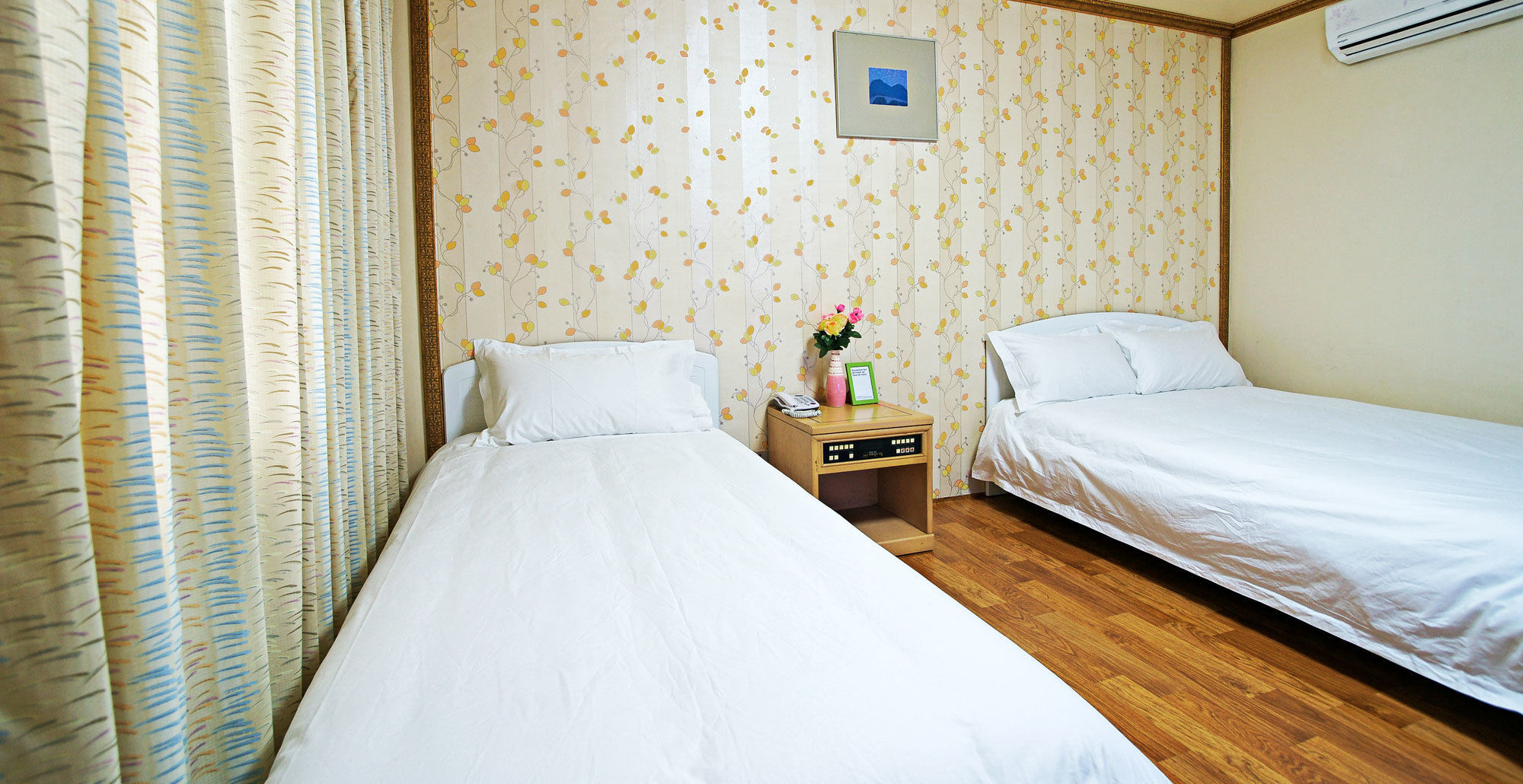 Emerald Hotel Чеджу Екстериор снимка