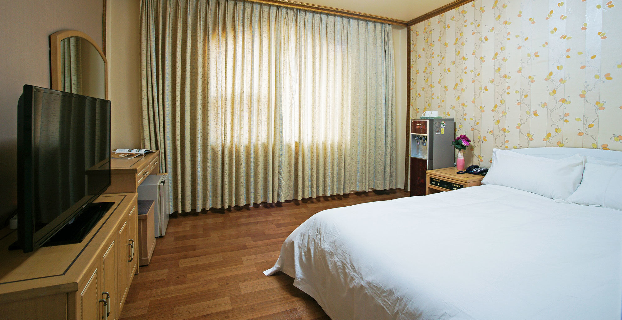 Emerald Hotel Чеджу Екстериор снимка